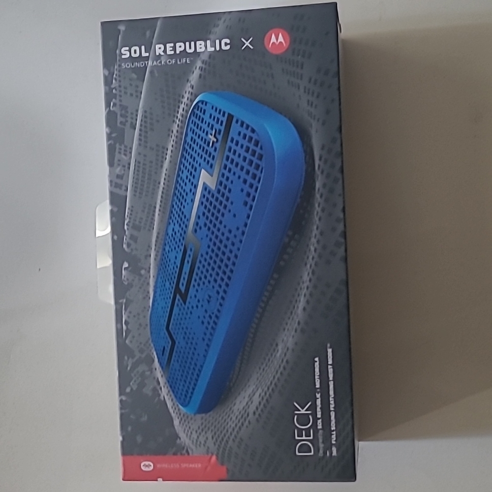COPY - Motorola Deck Bluetooth speaker